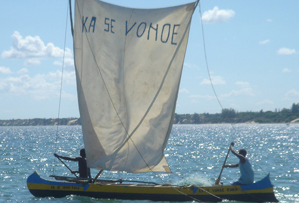 Sailing canoe activity